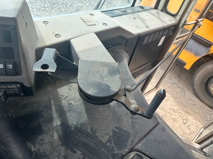 #18-•-#23871-•-2002-international-genesis-school-bus-vin:-1hvbgaan62a917777-image-72