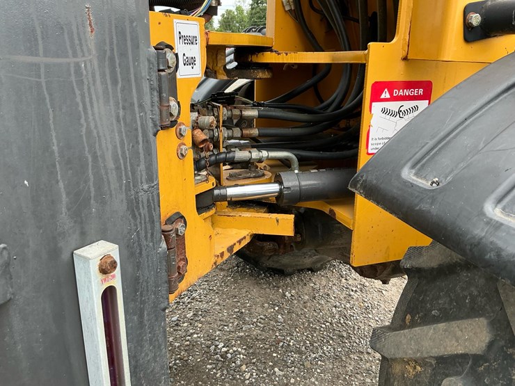 #1401-•-2019-gckm-wheel-loader*-image-34