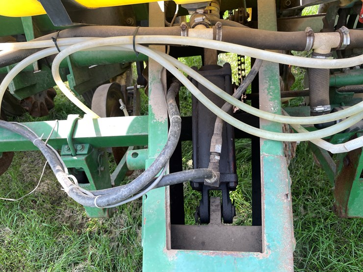 john-deere-7000-image-16