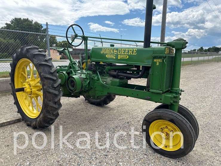 john-deere-b-image-3