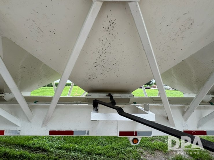 2015-ray-man-dry-fertilizer-trailer-(ed5162)-image-16