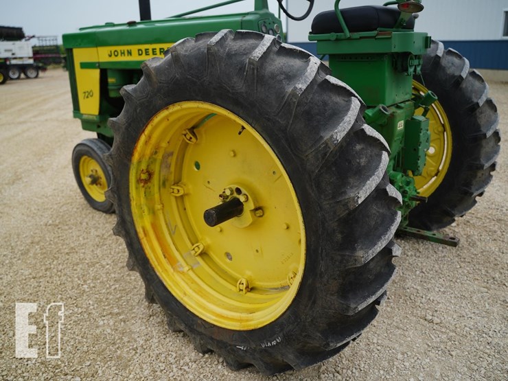 john-deere-720-image-23