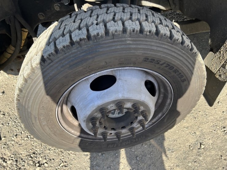 2014-ford-f550-image-13