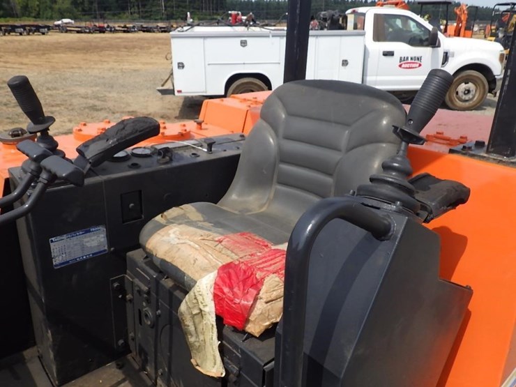 takeuchi-tb250-image-16