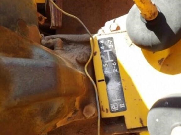 john-deere-300-image-14