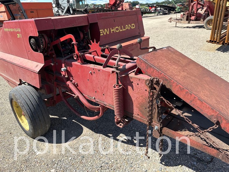 new-holland-311-image-8