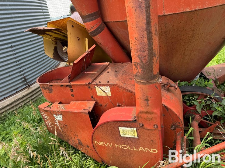 new-holland-354-image-12