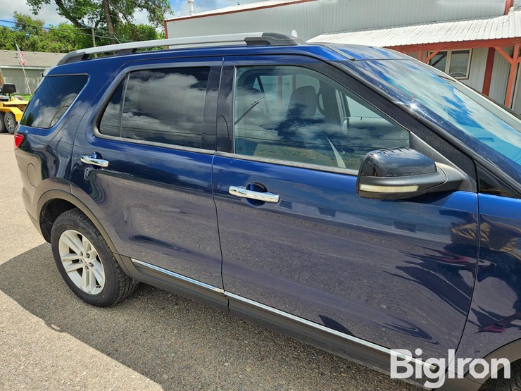 2012-ford-explorer-xlt-image-14