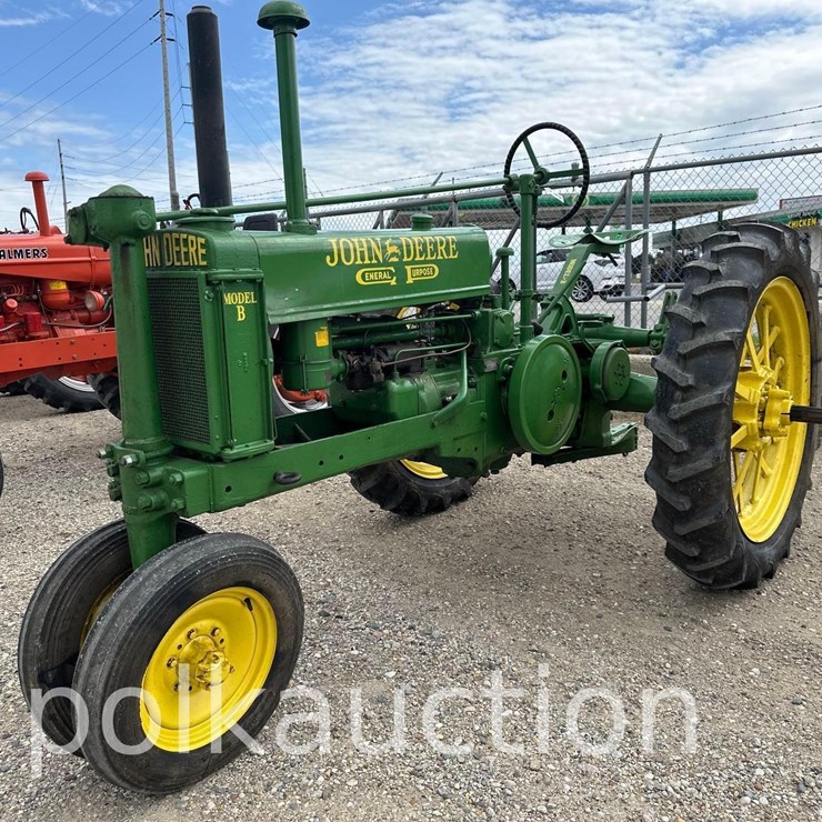 JOHN DEERE B
