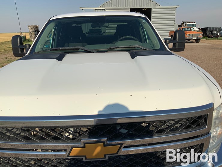2013-chevrolet-3500hd-image-18