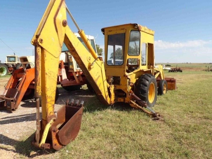 john-deere-300-image-12