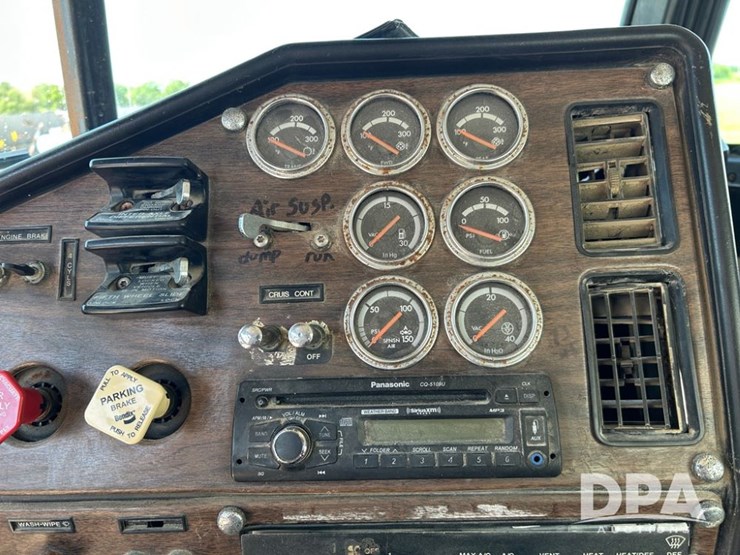 1995-freightliner-dry-tender-truck-(cp0609,-unit-2142)-image-48