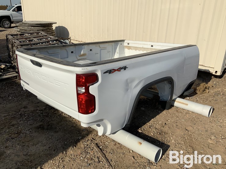 2020-chevrolet-8'-pickup-box-image-1