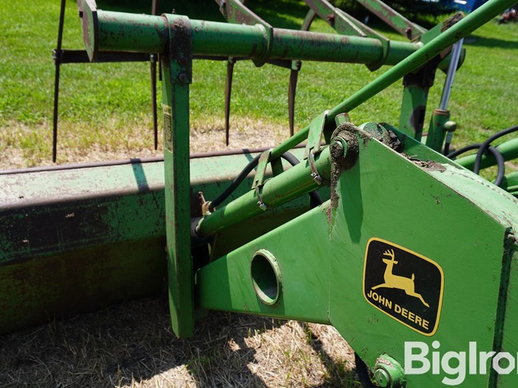 john-deere-148-image-9
