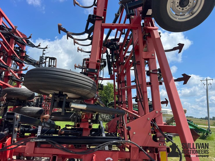 2011-case-ih-200-image-9