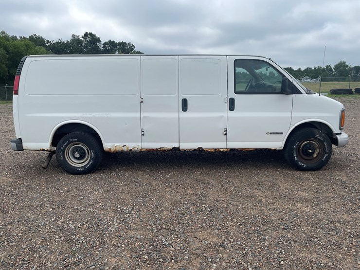 2002-chevrolet-3500-image-6