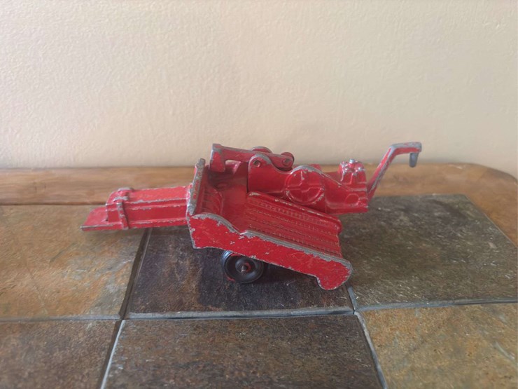 1/16-oliver-baler-and-hubley-tractor-and-implements-image-3