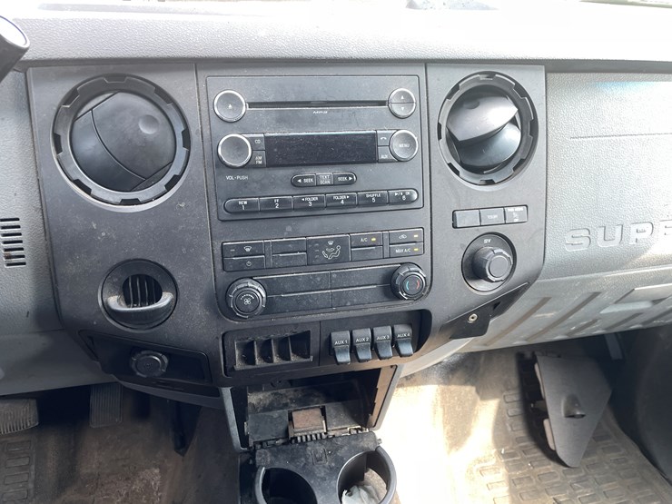 2011-ford-f550-image-21