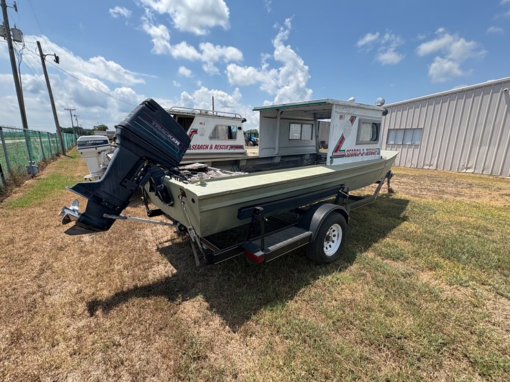 #74-•-#25995-•-17'-search-&-rescue-boat-w/75hp-outboard-motor-&-trailer-image-3