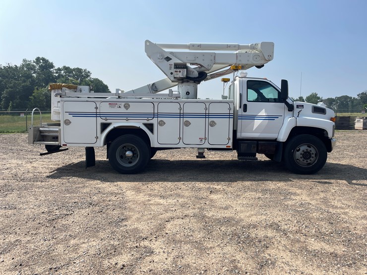 2008-gmc-7500-image-6