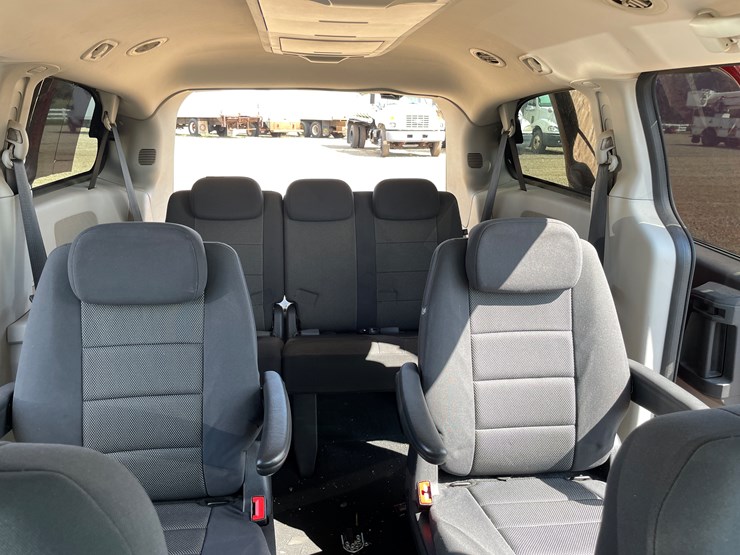 2009-dodge-grand-caravan-image-40