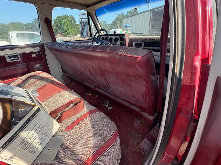 #88-•-#25032-•-1983-gmc-c/k-4x4-t/a-crew-cab-4x4-work-bed-truck-vin:-1gdjk33w0ds511665-image-22