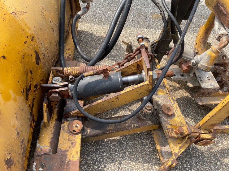 #8021-•-construction-sweeper-(o12)-image-22