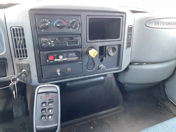 2006-international-durastar-4400-image-27
