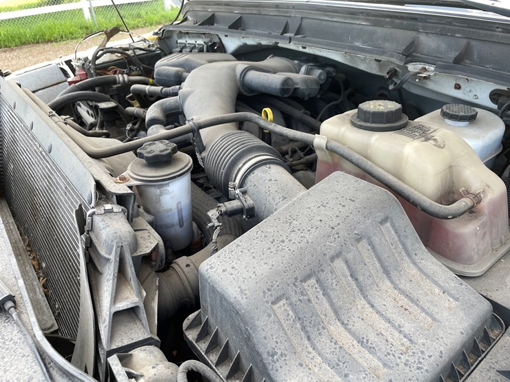2011-ford-f550-image-15