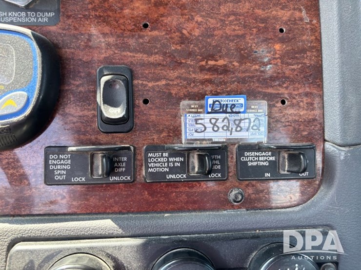 2013-freightliner-truck-(dr11874-unit-771)-image-70