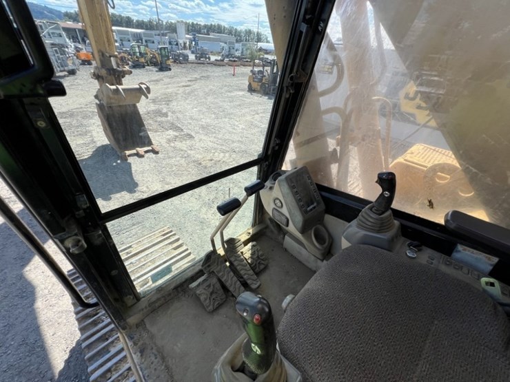 caterpillar-330b-image-30