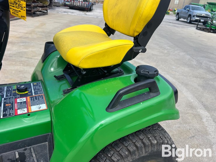 2020-john-deere-x730-image-17