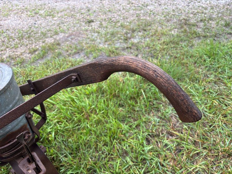 cole-horse-drawn-planter-image-16