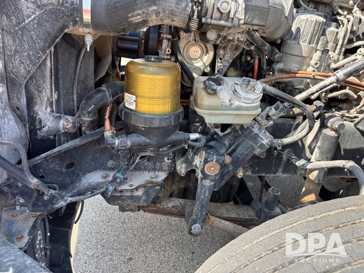 2013-freightliner-truck-(dr11874-unit-771)-image-27