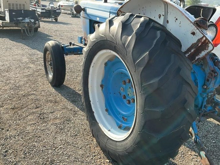 ford-4000-image-19