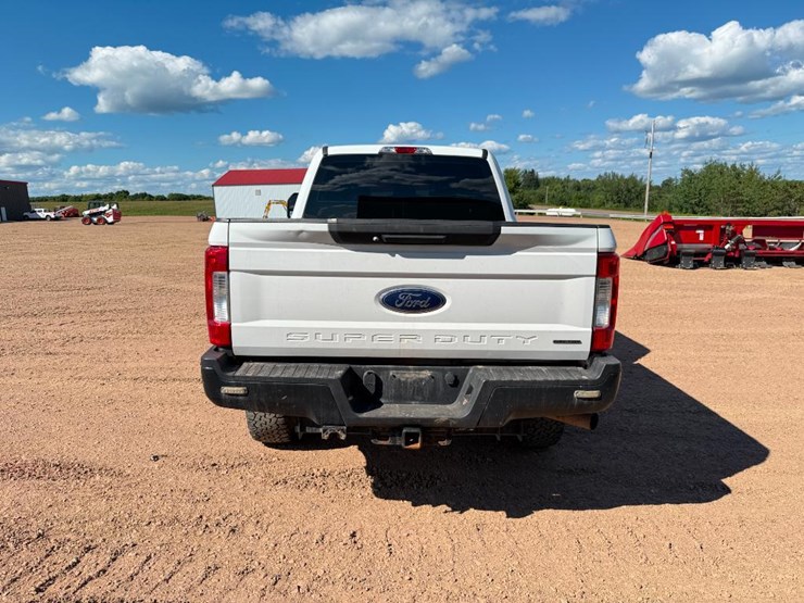2017-ford-f250-xl-image-4
