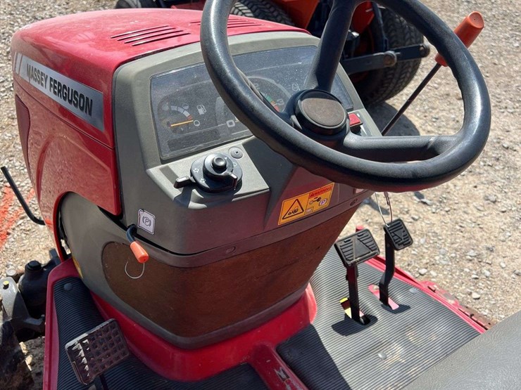 massey-ferguson-gc2400-image-28