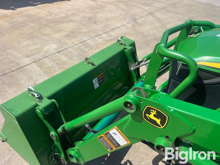 2014-john-deere-1025r-image-11