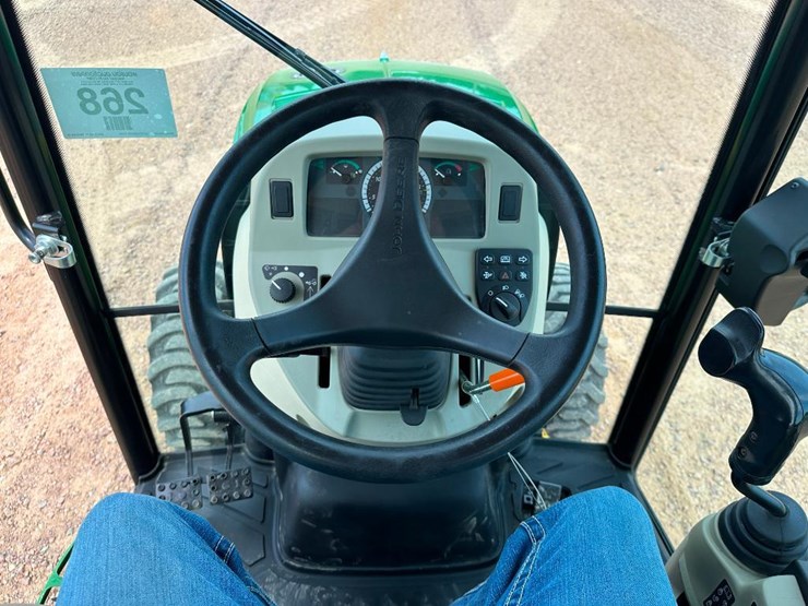 2018-john-deere-3033r-image-44