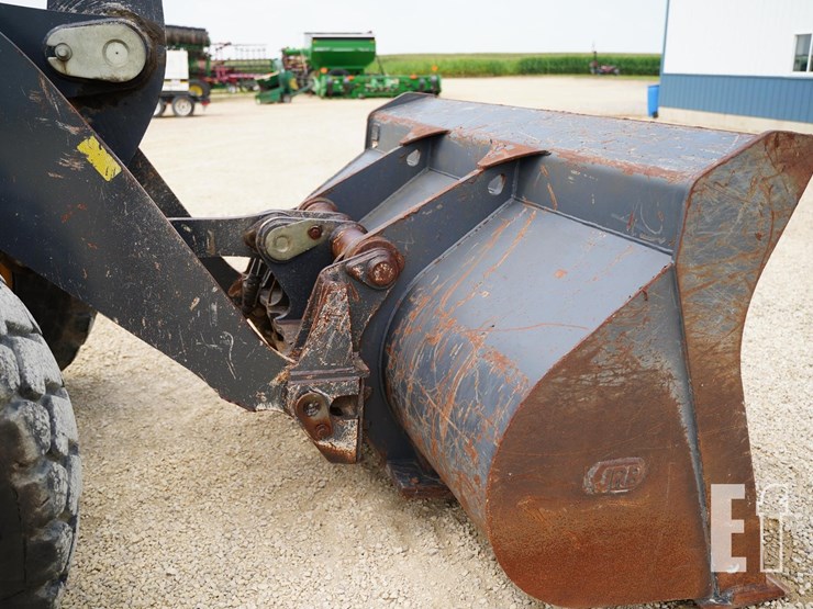 2015-deere-544k-image-17
