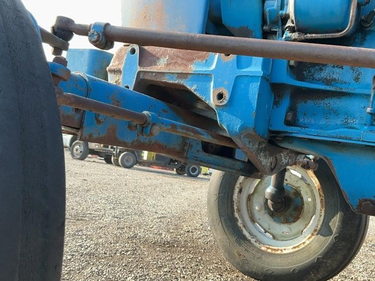 ford-4000-image-11