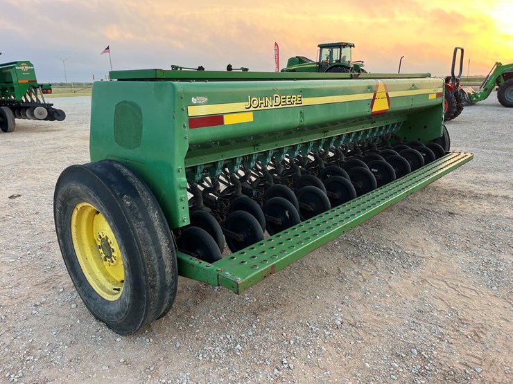 john-deere-450-image-11