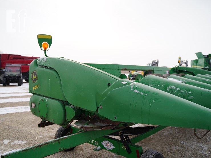 2010-john-deere-608c-image-13
