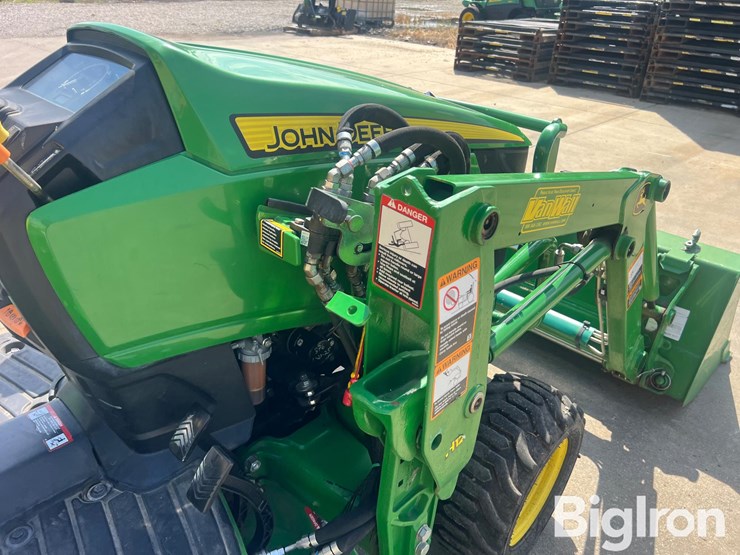 2014-john-deere-1025r-image-18