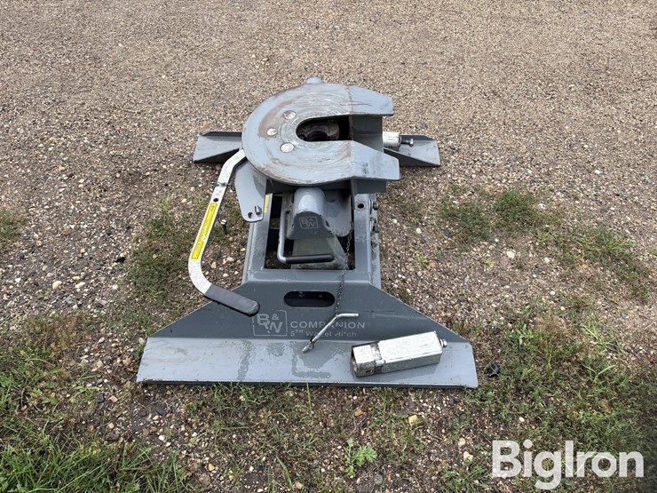 b&w-companion-5th-wheel-hitch-image-4