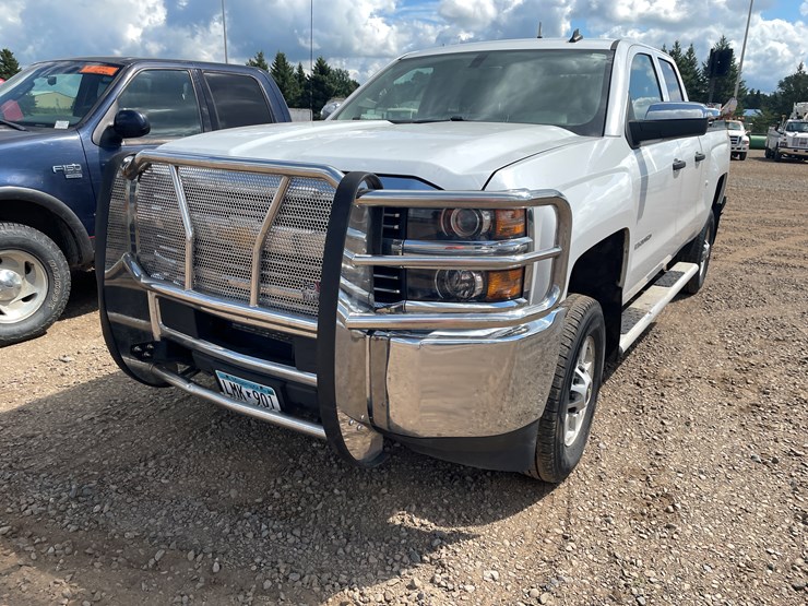 2015-chevrolet-silverado-2500-image-1