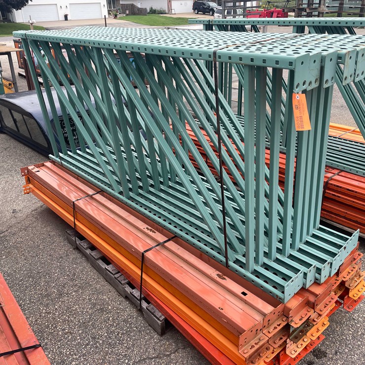 #8034 • Teardrop Pallet Racking (O10)