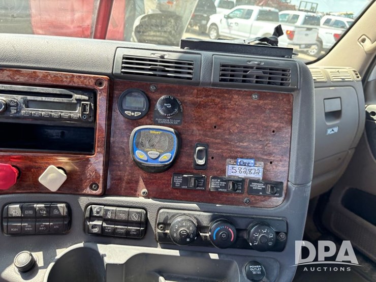 2013-freightliner-truck-(dr11874-unit-771)-image-64