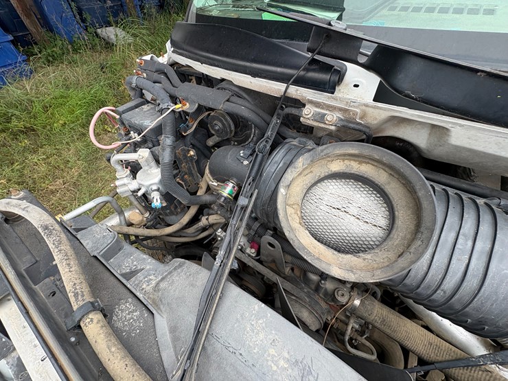 #48-•-#25351-•-inop-2005-gmc-c7500-t/a-daycab-truck-tractor-vin:-1gdm7c1395f500732-image-32