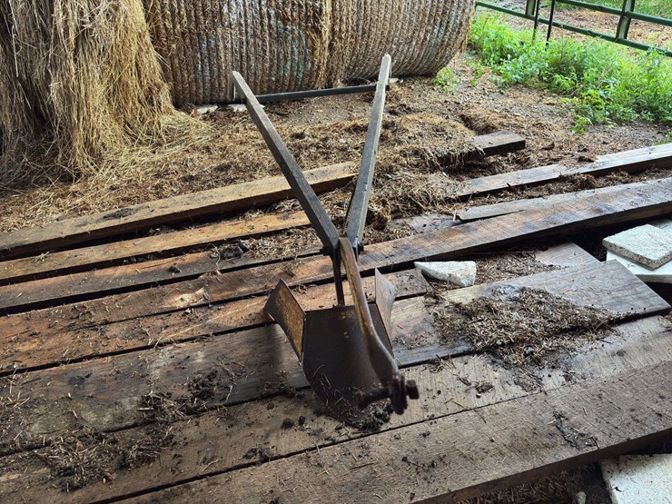 adjustable-walking-potato-plow-image-12